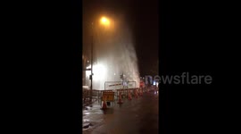 Bemondsey Geyser: Spray from burst water main soaks south London
