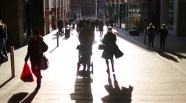 Video & time lapse of Christmas shoppers in Leeds city centre.