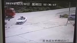 Chinese biker lands on roof of car that crashed into him