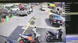 Astonishing moment American prisoner escapes in handcuffs from Thai police truck