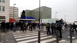 Police disperse crowd next to Nantes' hospital