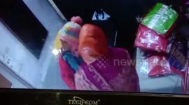 Group of female miscreants shoplift goods worth $87, caught on CCTV in northern India