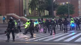 Clashes in Colombia as hundreds protest against government