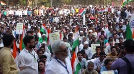 Thousands gather in Mumbai to protest against citizenship law