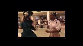Disney performer reunited with guest from year ago