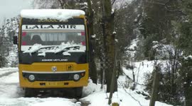 Heavy snow closes key highway in India's Kashmir Valley