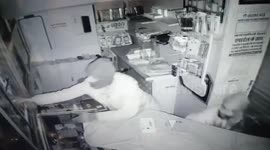 Two men caught stealing mobile phones worth $12,637.8 in northern India