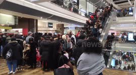Crowds flock to London shopping centre for Boxing Day sales