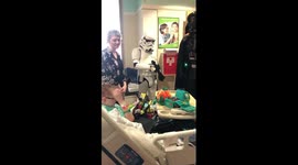 Darth Vader Visits Special Boy Ezra after 4th Brain Surgery in Hospital - Darth Vader and Ezra Talk About First Time They Meet