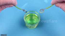 Polish YouTuber creates DIY electrolysis experiment using acid and salt