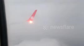lion airplane jt.355 experienced difficulties when landing because of thick rain clouds at the airport sukarno hatta cengkareng