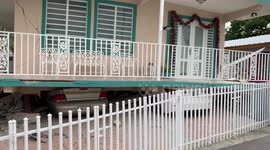 CASA DESTRUIDA POR EL TERREMOTO DE 5.7 EN GUANICA