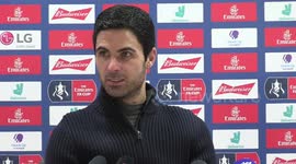 Mikel Arteta's press conference interrupted by Everton ringtone!