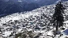 Heavy snowfall blankets picturesque villages of northern India