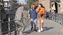 Hilarious 'headless statue' prankster leaves unsuspecting Georgian public shocked