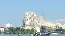 2 more maradu flats demolished in Kocchi today