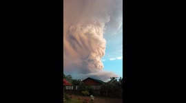 Philippines Taal volcano: Timelapse video shows lightning pierce ash