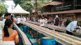 1500 bakers in south India team up to make the world's longest cake