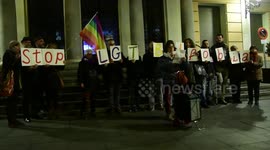 Concentration in the town hall of Vallecas against the aggression that suffered two men who were insulted and physically assaulted