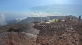 A paragliding crash landing with hilarious words from the pilot and his friends