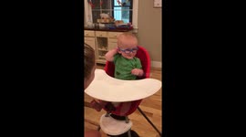 Baby sees mom clearly for the first time after getting glasses