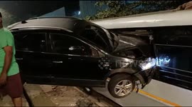 Speeding car crashes into parked bus in Mumbai narrowly avoiding injuries to 4 passengers