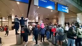 Bienvenido! Hundreds of Galaxy fans greet new signing Javier Hernandez at LAX