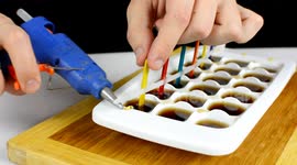 Make Coca Cola popsicles using everyday items with this simple DIY hack