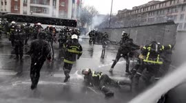 Parisian police forces clash with firefighters in intense protest over working conditions and pay
