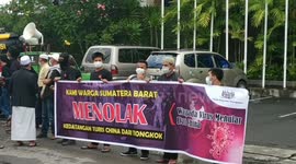 China virus: Group of Indonesian residents protest presence of Chinese tourists at local hotel