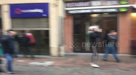 Police uses tear gas against yellow vests