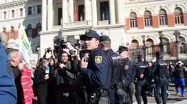 Spanish farmers gather outside Ministry of Agriculture in protest against working conditions