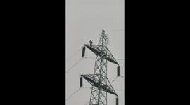 Indian police looking for ‘Italian base jumper’ who jumped off transmission tower