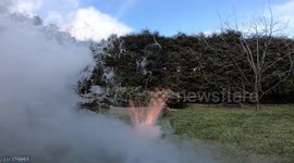 Science experiment with Sodium and Hydrogen Peroxide gives explosive reaction
