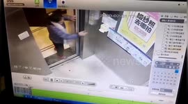 Chinese woman steals tissues used to prevent spreading of coronavirus in lift