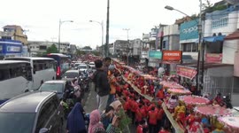 Over 100 Chinese children paraded in traditional procession in Indonesia