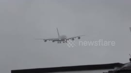 Storm Ciara travel Chaos at Heathrow Airport Etihad a380 A6APB lands crabbing 9feb2020 250pm