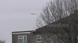Storm Ciara travel Chaos at Heathrow Airport United 787 N27959 hard landing 9feb2020 1046a