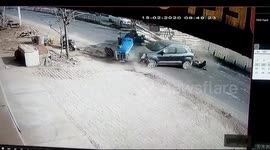 Shocking crash between rogue tractor and car on Indian highway