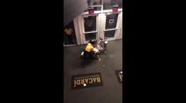 a fight broke out at the Ozuna concert  @OfficialJoelF https://t.co/j61jo9a6bi