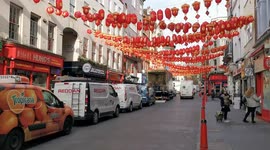 London Chinatown foreigner workers delivers food stocks, UK