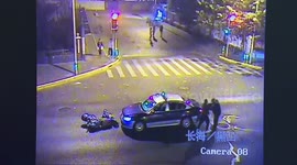 Alleged drunk biker attacks taxi driver after pretending to be crashed into in China