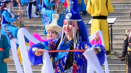 Mongolian girls dancing