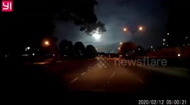 Meteor lights up sky before exploding over Malaysia
