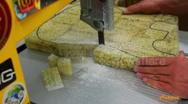 Man makes fully-functioning guitar out of 36 packs of ramen noodles