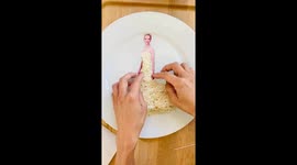 California woman recreates Uma Thurman look using NOODLES