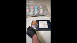 Thrifty US man shows his TikTok followers how to make DIY bath bombs