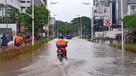Torrential rains cause serious flooding in Indonesia's capital
