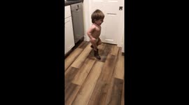 18 month  baby AWESOME dance moves to Old Town Road.