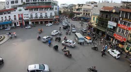 Do you dare to cross this intersection? Chaotic traffic timelapse of Vietnamese crossroads